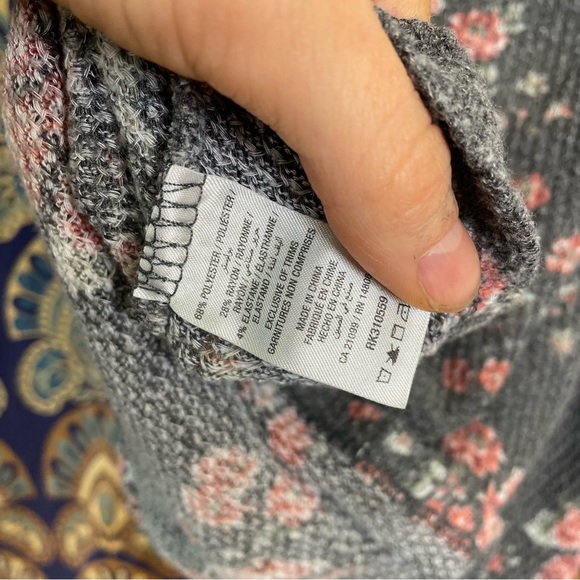 🦋5/20$🦋 floral stretchy crop top - Picture 8 of 9